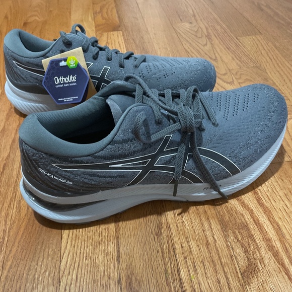 Asics men’s shoes - Picture 1 of 8